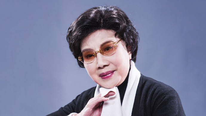 由于配上越剧徐派创始人徐玉兰《哭祖庙》唱段走红网络,获得超过500万