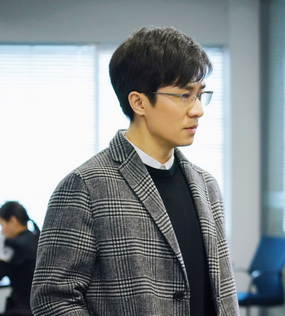 一直备受争议的反而是杨雨泽,这个在原著中名为梁雨泽的男人!