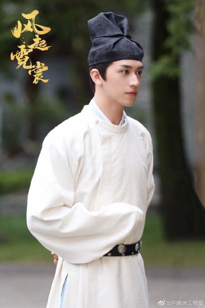 一针一线诉说中国时尚风起霓裳让传统刺绣绽放芳华