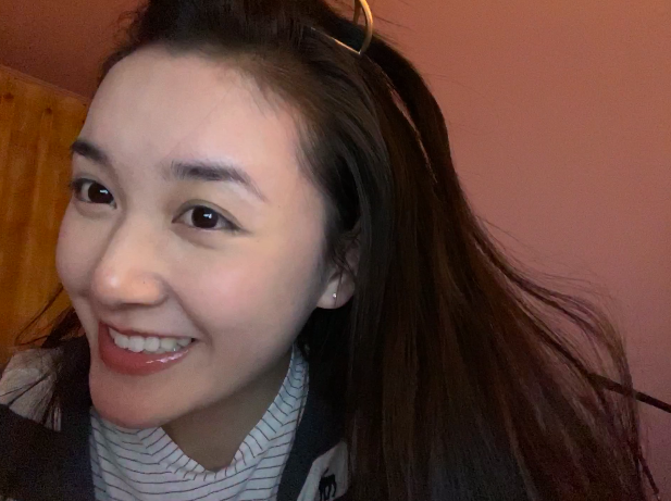 20岁蒋依依晒寒假自拍,脸颊有肉显可爱,看到"漫画鼻"我酸了