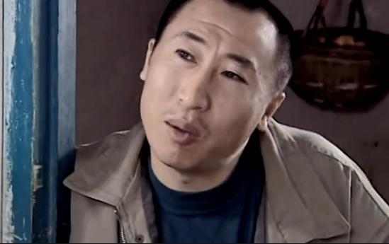 相对脍炙人口的作品有《马大帅》,张小光在剧中饰演马大帅的冤家对头