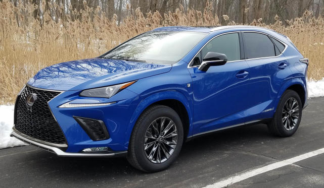 2021年雷克萨斯nx300h混合动力运动版装门面的产物