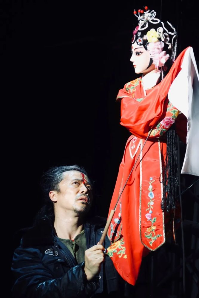 团,导演/编剧:朱天天,演员:谢黎明 谢家毅 张婕 王珂 黄晓毓 曾淑影