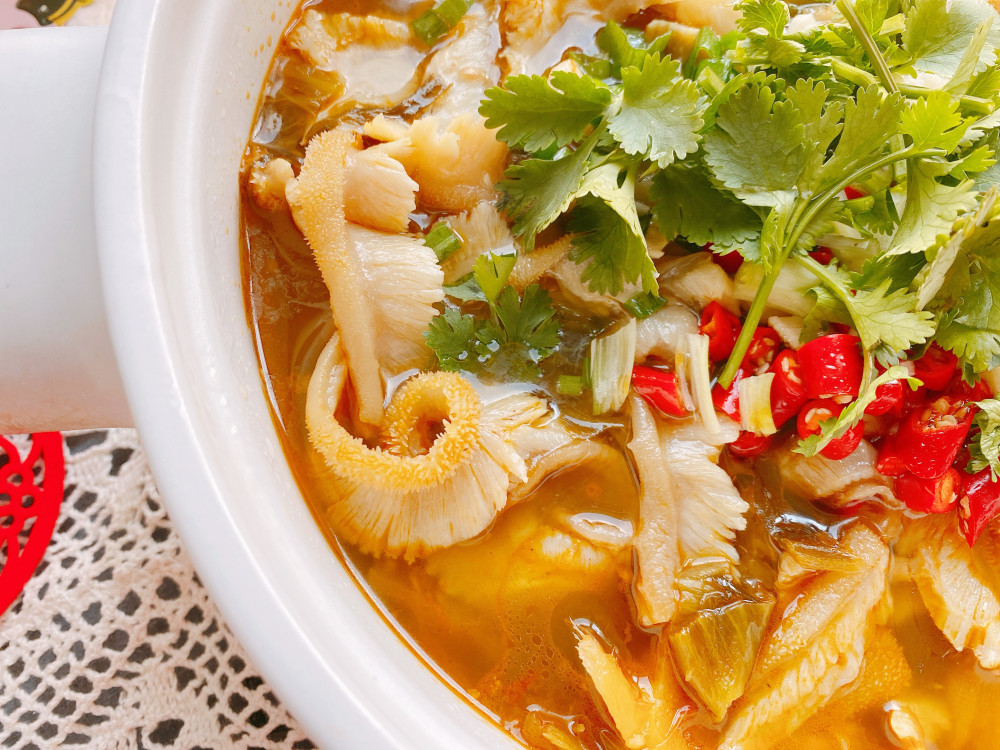 年夜饭来一盆酸汤牛肚,酸爽可口味道正宗,让你新的一年牛气冲天_腾讯