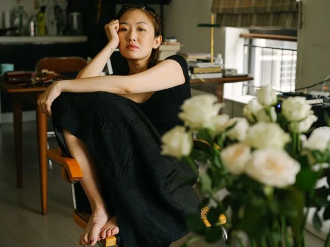 30位独居女性私房照:她们不再把性,爱和占有交织在一起