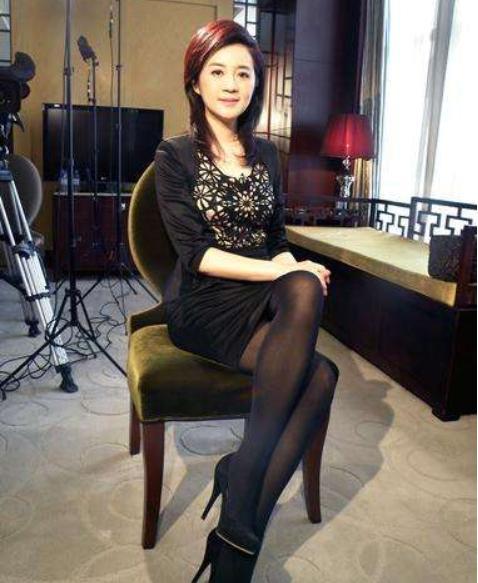 被传丈夫为她花1亿离婚,挺孕肚进豪门的前央视主持许戈辉怎样了