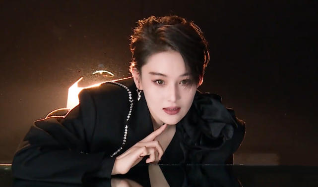 张馨予起床照被疯传在浪姐2素颜出镜火了确定有33岁