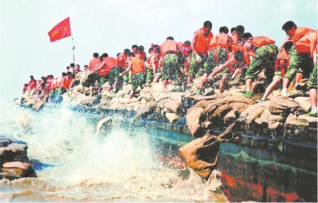 1998年的洪水,包括长江,嫩江,松花江等流域遭遇了全流域的特大洪水,据