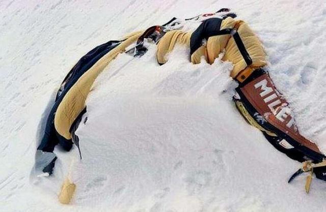 全球变暖后珠峰加速融化,登山遇难者露出尸体,棘手问题出现了!