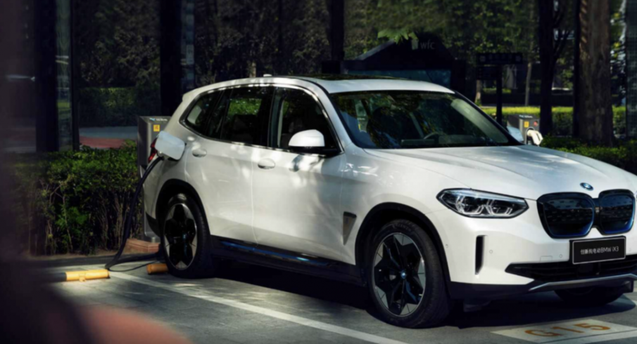 宝马到底是不敢跟特斯拉一起"割韭菜"