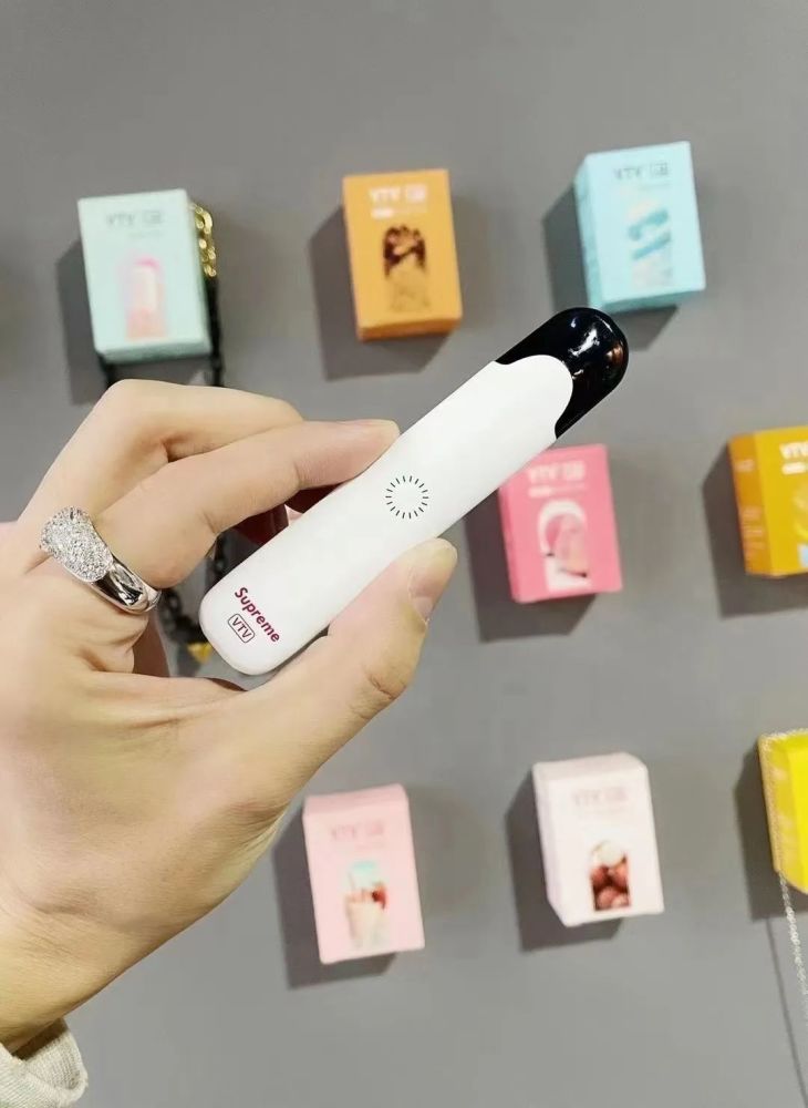 主做批发,积累了较多经验和客户,如今手握悦刻,vtv等多个电子烟品牌的