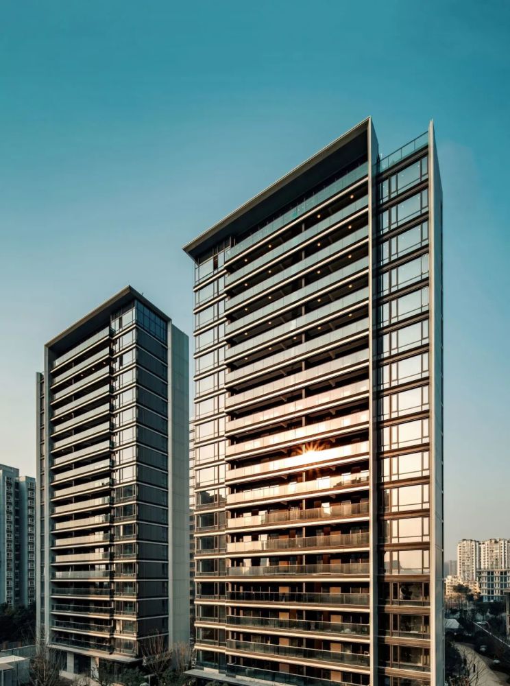 绿城成都的第四年交付的凤起朝鸣全新的城西布局