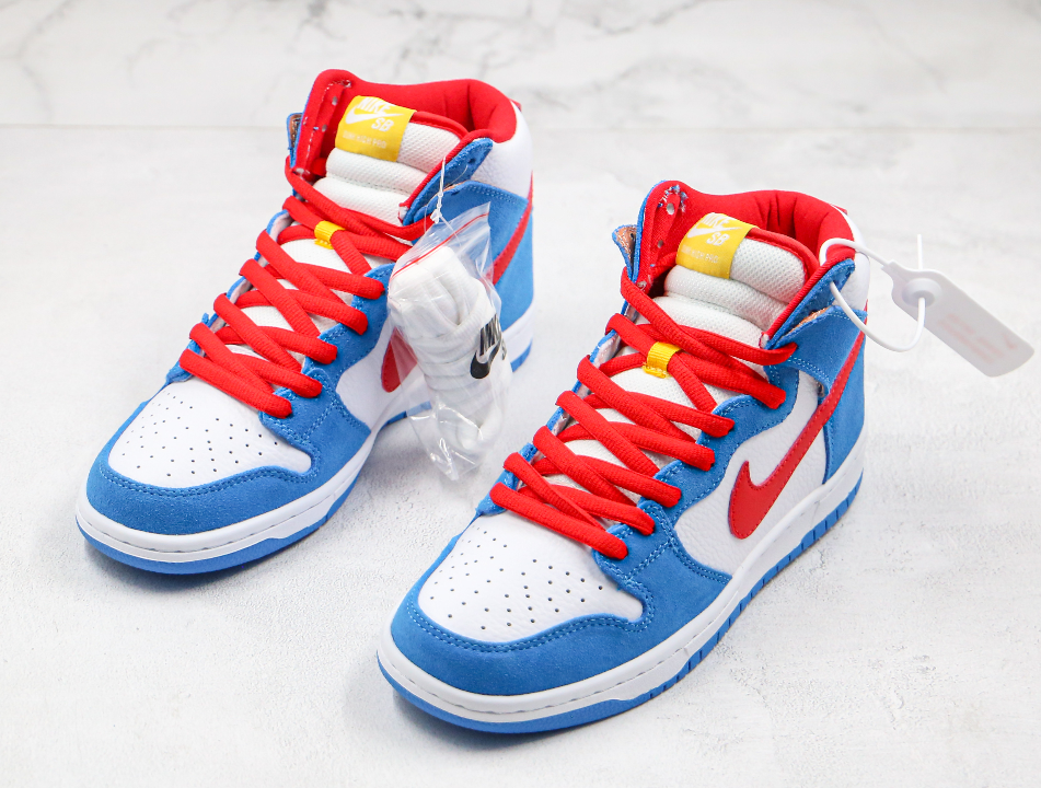 耐克高帮哆啦a梦休闲板鞋nikesbdunkdoraemon