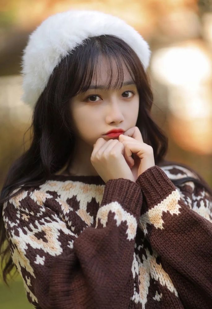 她总是能给人带来各种各样的惊喜,同时也是队友眼中的好脾气,乖乖女