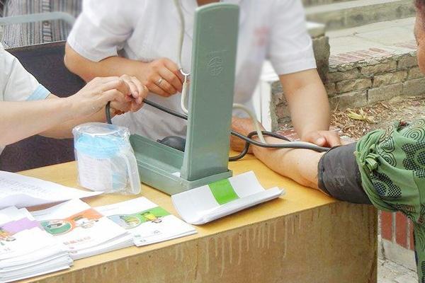 高血压|高血压大多数和吃有关，有三种食物再不断，血压升高也不稀奇