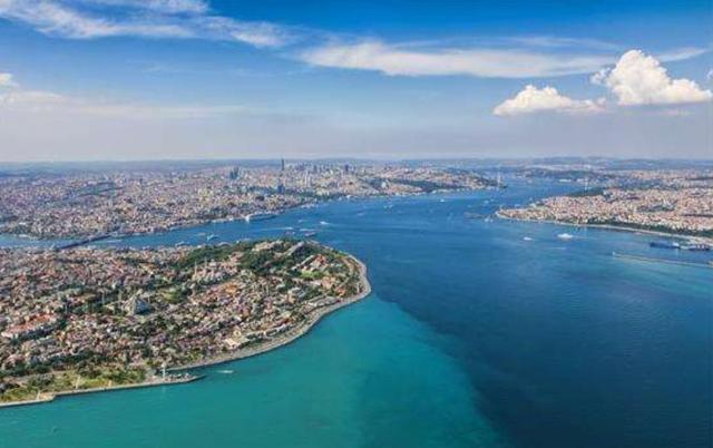 世界上最小的海,面积1.13万平方公里,是欧亚两洲的天然分界线_腾讯新