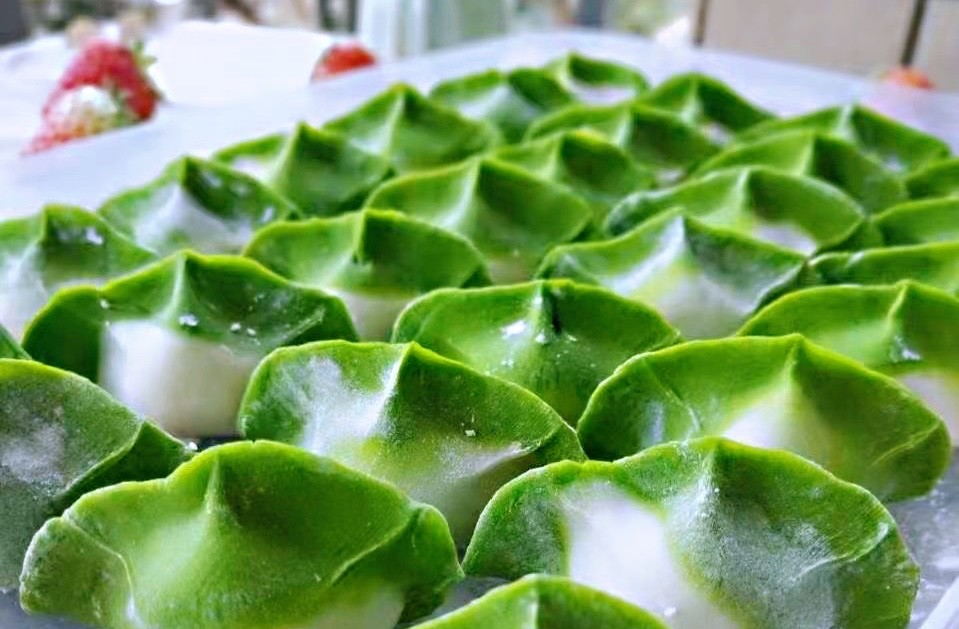 家有菠菜别炒着吃年夜饭露一手包成饺子寓意多财多福