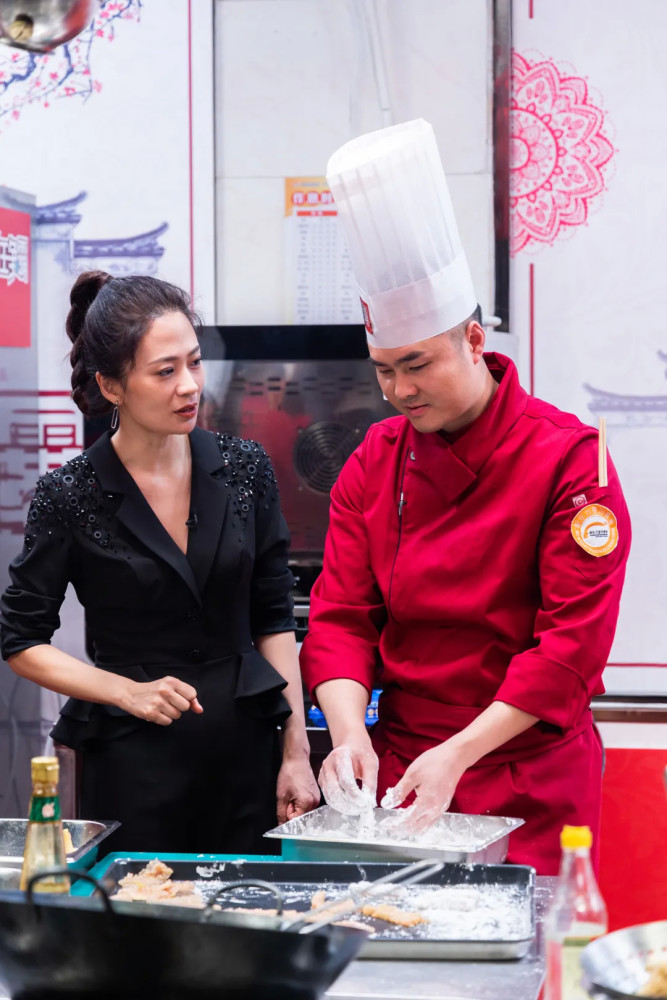 新东方名师周后超出战厨王争霸,胸有成竹打响色香味俱全战役!