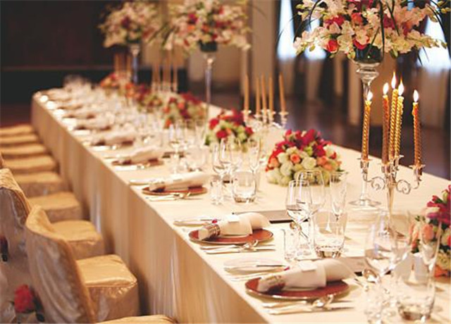 为何中西方,都把餐桌礼仪文化看得尤为重要?