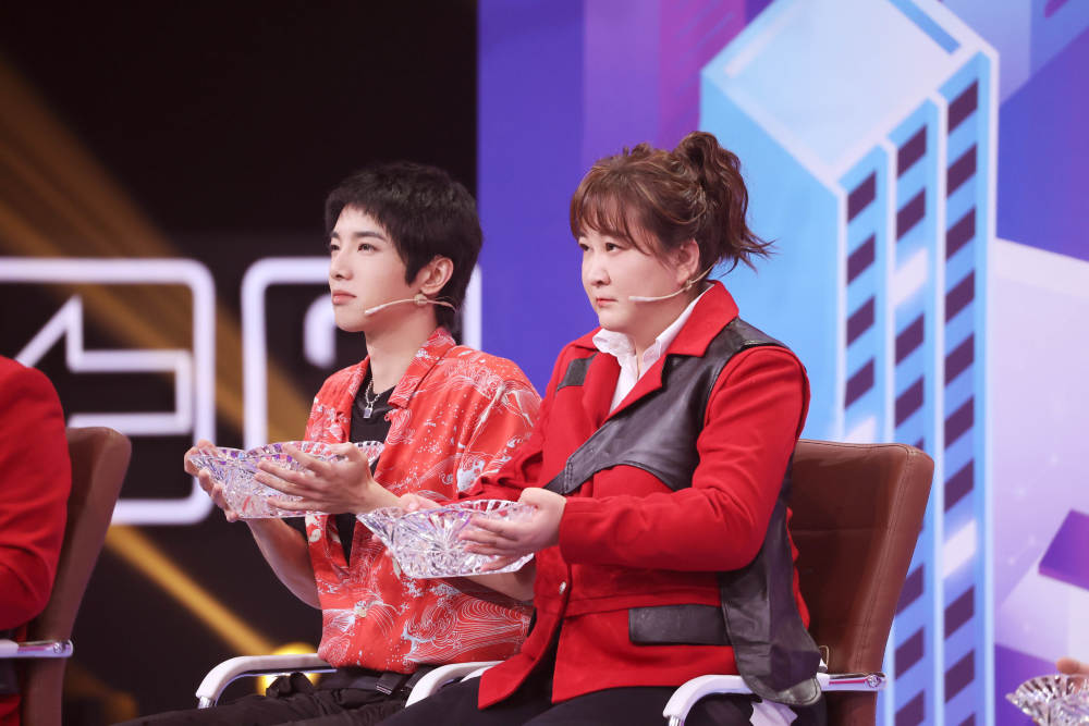 王牌对王牌6原班人马回归华晨宇变身喜剧人嗨翻现场