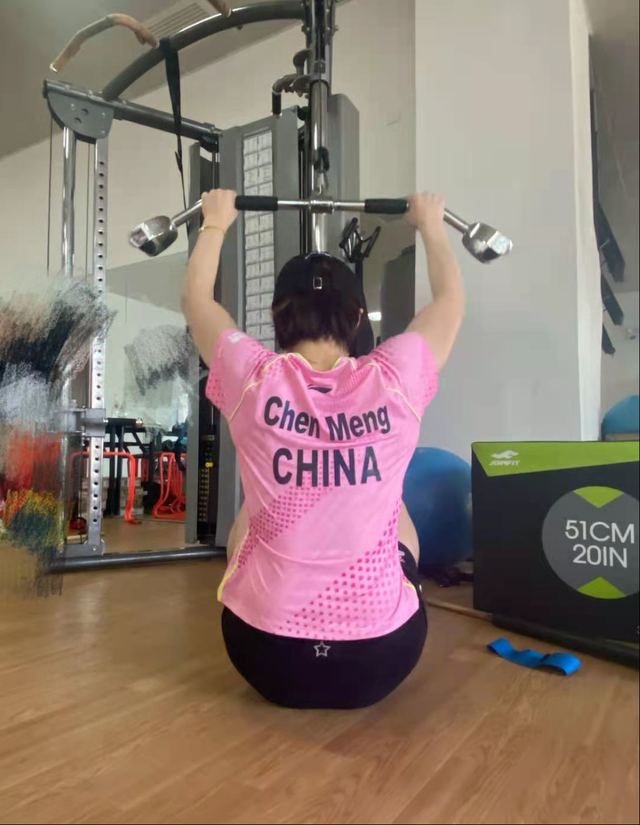 陈梦最新训练照,身材圆润,汗流浃背,皮肤白嫩细腻,比之前瘦!_腾讯新闻