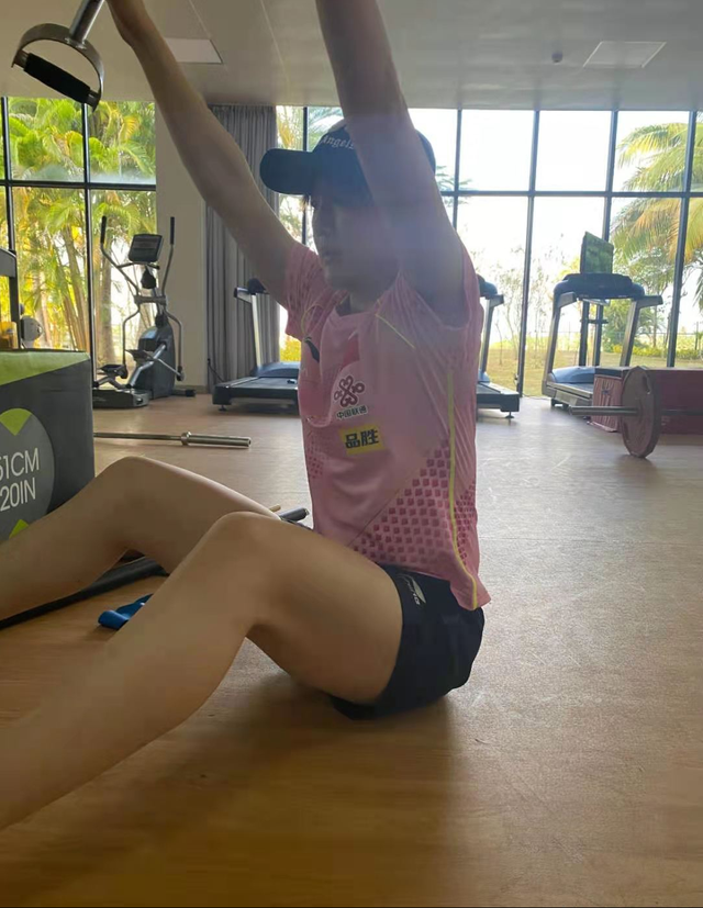 陈梦最新训练照,身材圆润,汗流浃背,皮肤白嫩细腻,比之前瘦!_腾讯新闻