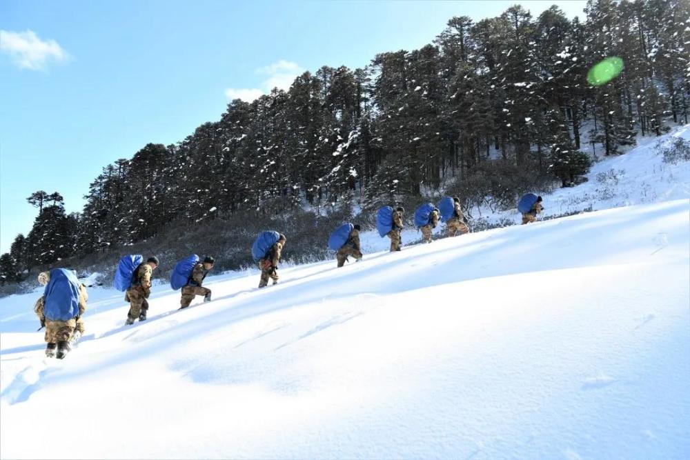 步步惊心墨脱边防路见证着子弟兵的热血坚守