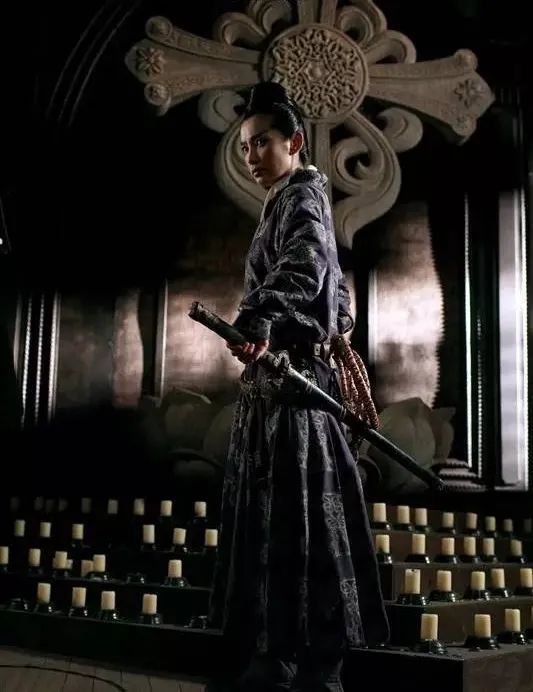 龙泉宝剑唐刀破甲日本刀切割在实战中你会选择谁