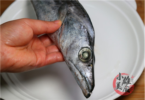 如果你爱吃带鱼,却对带鱼不了解的话,今天就让我来给你说一说,黑眼睛