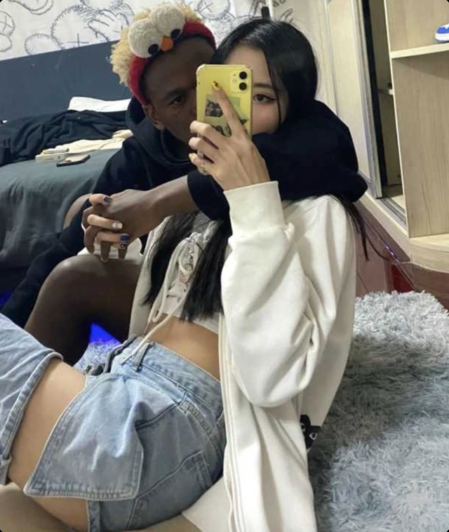 女孩晒出与黑人男友的甜蜜照片,很多网友祝福他们