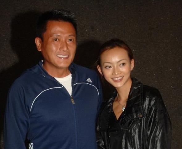 魏骏杰前妻曝近况事业顺利经济回春曾婚内劈腿留男方独自带娃