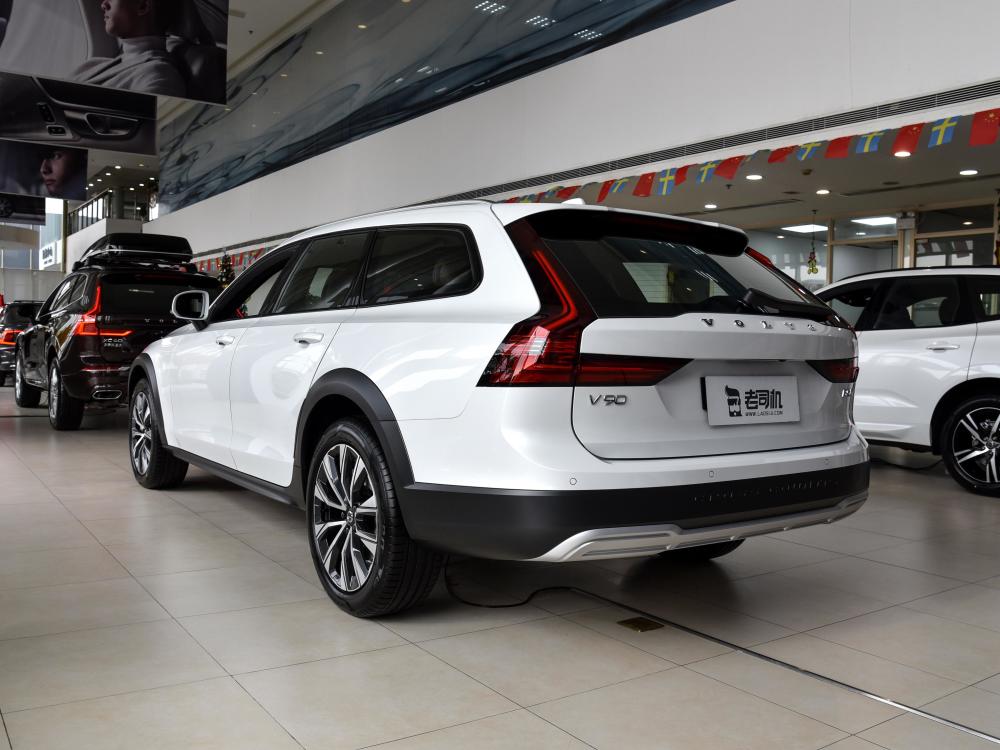 北欧进口旅行车,动力强配置高还能越野,实拍沃尔沃v90