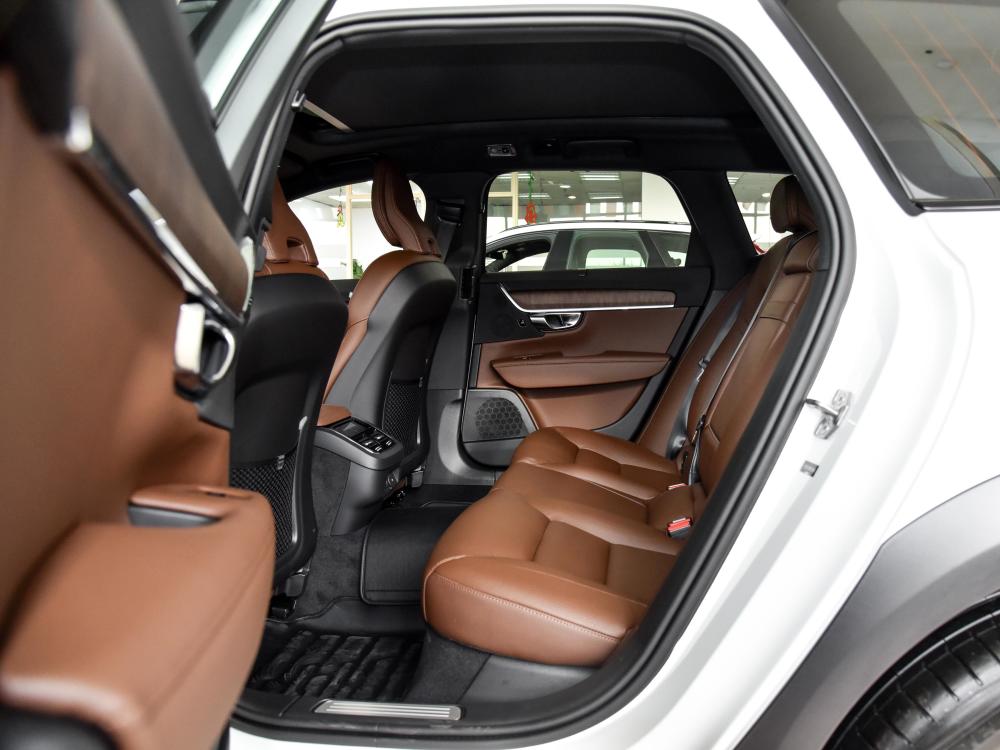 进口身份价格还优惠,欧系豪华旗舰车,油耗7.6l,实拍沃尔沃v90