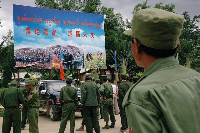 不過由於歷史的影響,佤邦的高度自治,佤邦在教育上並沒有真正意義上