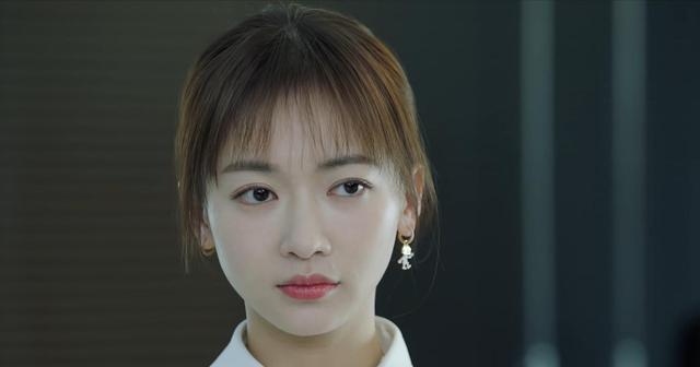 正青春除了有高学历凌潇潇虽有心机但实际上很蠢