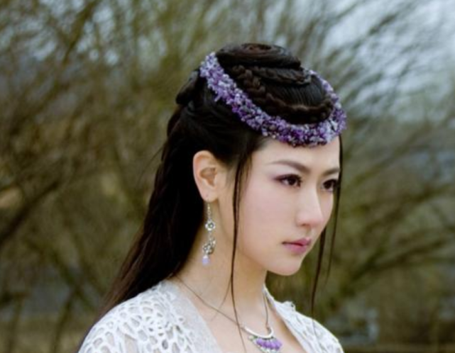 略微地翻查了一下资料,应该是和刘恺威主演的《画皮之真爱无悔》