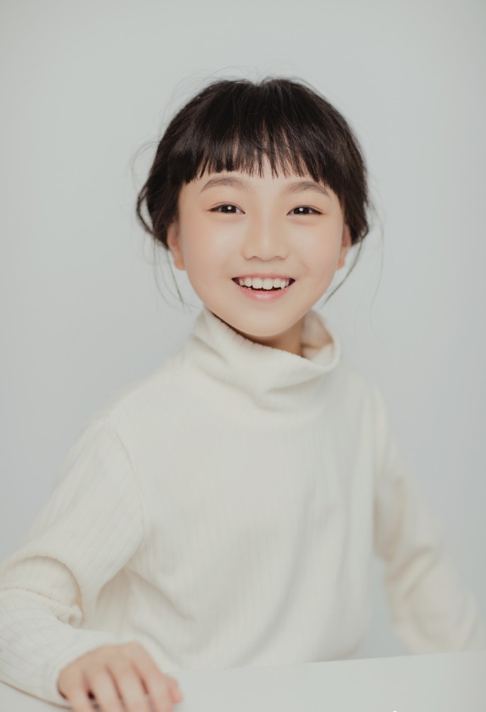 小山竹不仅越长大越漂亮,气质也越来越出尘,妥妥的小