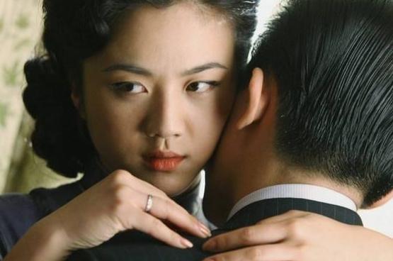 《庆余年》捧红了王启年田雨,我终于理解当年汤唯为啥非他不嫁了_腾讯