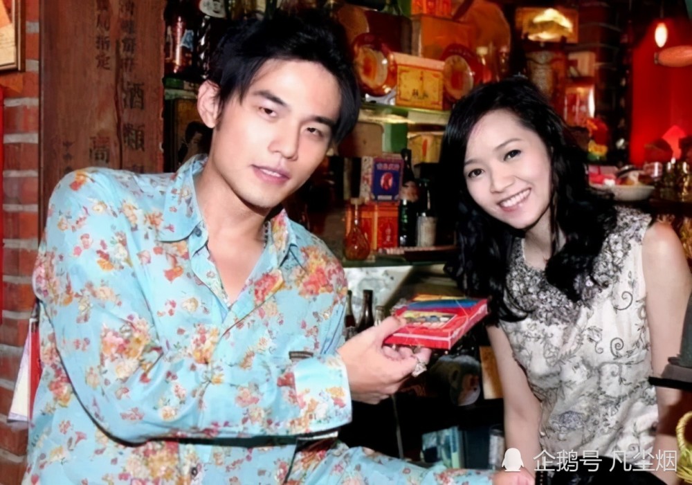 昆凌和老公前任同样回应晒照翻车看看侯佩岑才知啥叫高情商