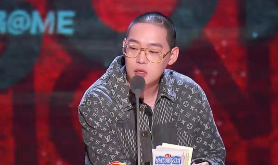 弹壳在《吐槽大会》内涵pgone,后者用四句话回应,说唱圈的遗憾_腾讯