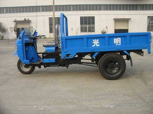 山东泰安军转民典范光明机器厂迫击炮火箭筒变身农用三轮车