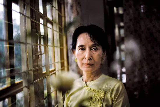 昂山素季遭军方扣押国家进入紧急状态通讯银行全中断