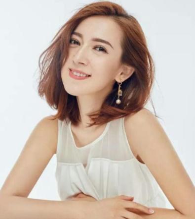 "隐藏"了多年的妻子,竟然是她,难怪尼格买提一直没绯闻_腾讯新闻