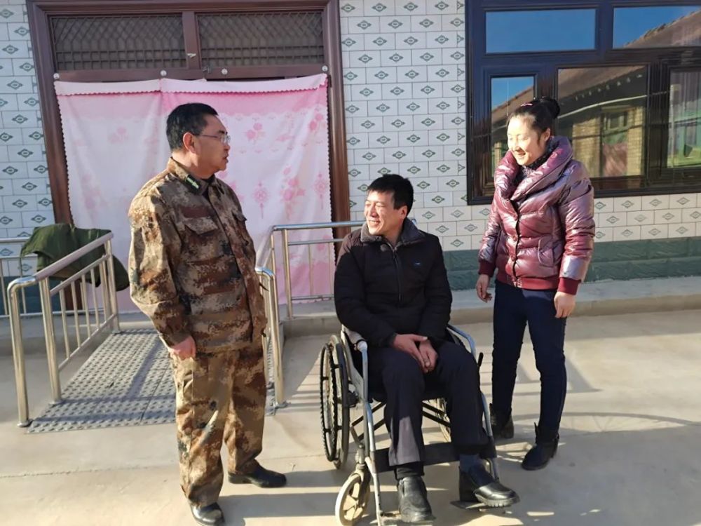 从此以后,冯军成了老赵家的常客,除了积极协调2万多