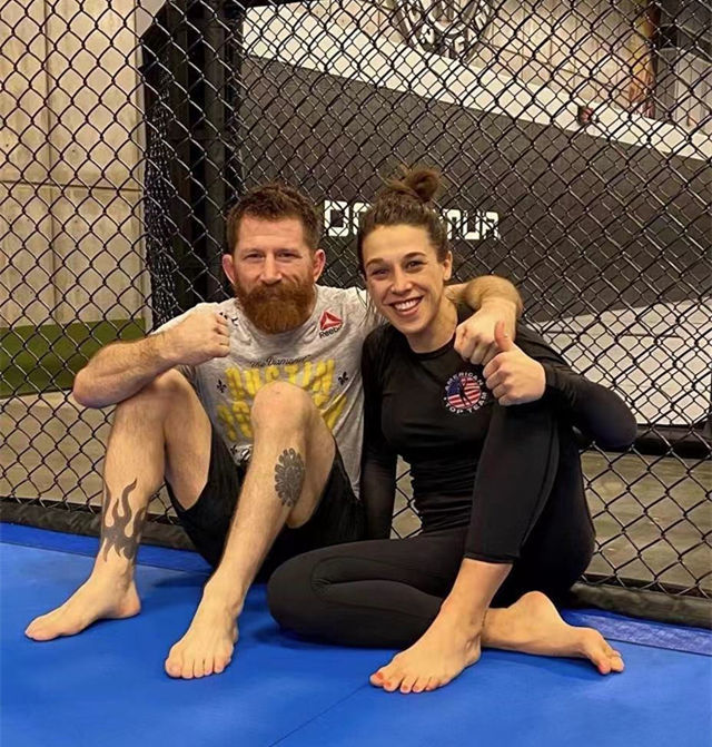 乔安娜否认与闫晓楠的比赛,称下场比赛只想跟张伟丽打二番战_腾讯新闻