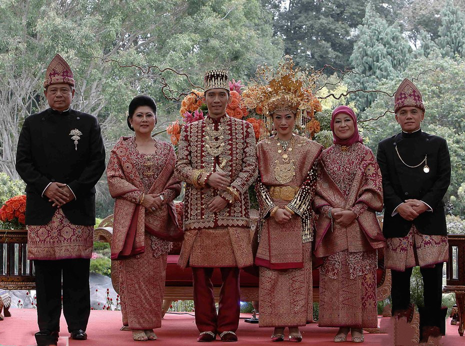 广东一男孩曾出国创业成富豪为爱迎娶基里巴斯总统的2个女儿