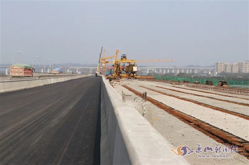 五犍沐岷江特大桥左幅今日通车