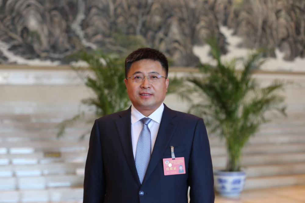 两会进行时丨委员建言献策你关心的都在这里