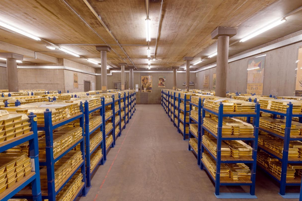 自己有国库,我国为什么还把600吨黄金存进美国?赖账怎么办?_腾讯新闻