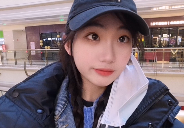 满天星小姐姐不再低调在家闷声干大事意外暴露她富二代的身份